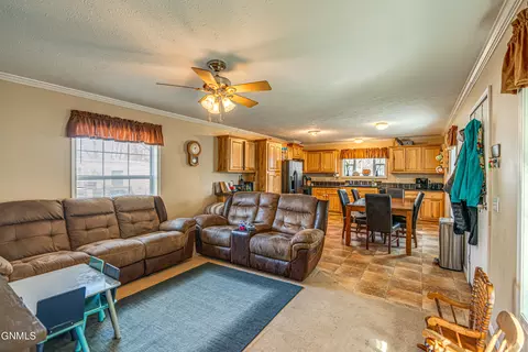 616 Dover Dr, Bismarck, ND 58504