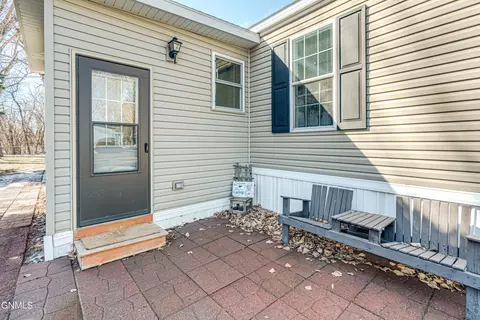 616 Dover Dr, Bismarck, ND 58504 photo 4