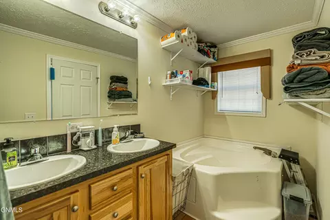 616 Dover Dr, Bismarck, ND 58504 photo 17