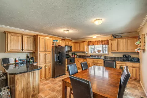 616 Dover Dr, Bismarck, ND 58504 photo 9