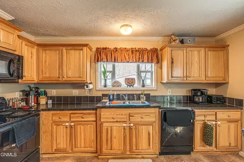 616 Dover Dr, Bismarck, ND 58504 photo 10