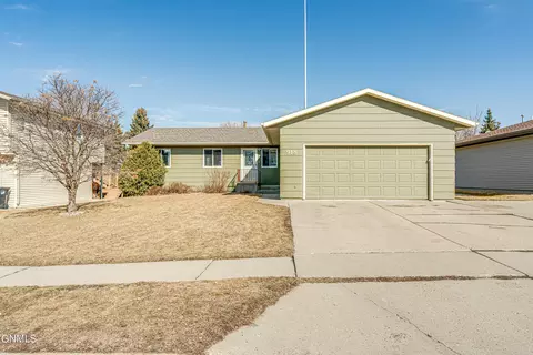 918 Turnpike Ave E, Bismarck, ND 58501