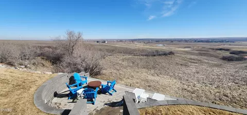 View/Area - 6812 Fairview Dr, Williston, ND 58801 photo 2 of 8