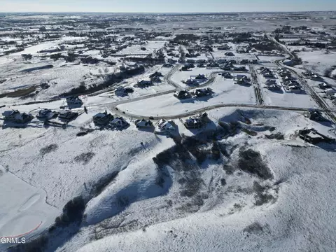 View/Area - 6812 Fairview Dr, Williston, ND 58801 photo 7 of 8
