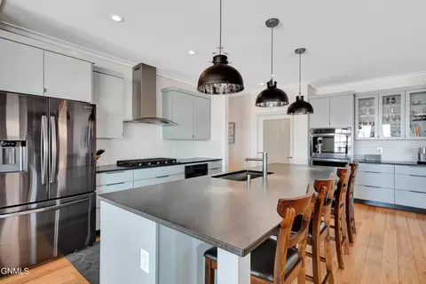 Kitchen - 6812 Fairview Dr, Williston, ND 58801 photo 4 of 5