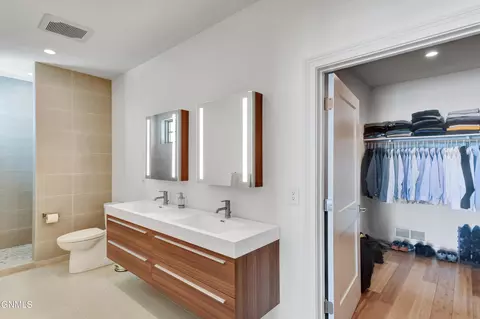 Bath - 6812 Fairview Dr, Williston, ND 58801 photo 1 of 5