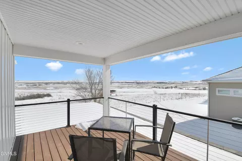 Exterior - 6812 Fairview Dr, Williston, ND 58801 photo 13 of 20