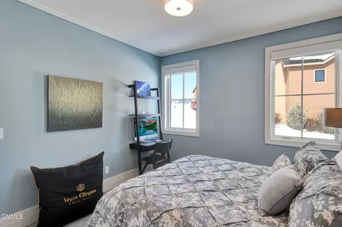 Bedroom - 6812 Fairview Dr, Williston, ND 58801 photo 5 of 8