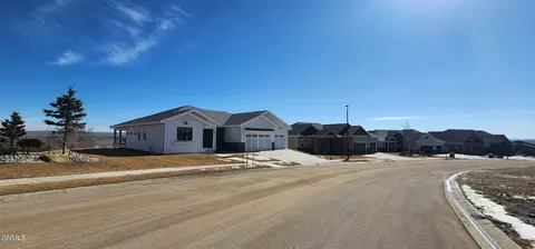 Exterior - 6812 Fairview Dr, Williston, ND 58801 photo 5 of 20