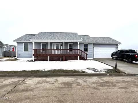 614 9th Ave SE, Stanley, ND 58784