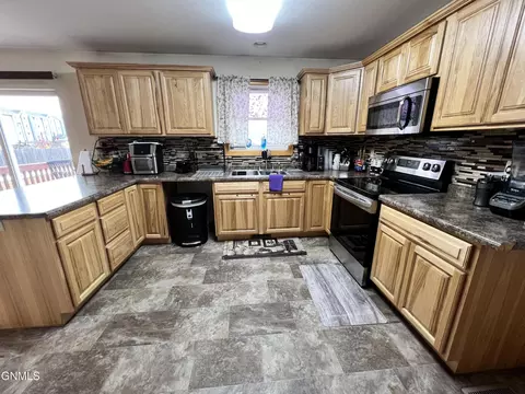 614 9th Ave SE, Stanley, ND 58784 photo 7