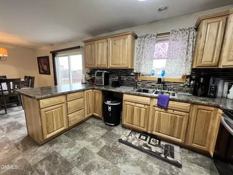 614 9th Ave SE, Stanley, ND 58784 photo 8