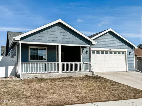 2714 25th St W, Williston, ND 58801