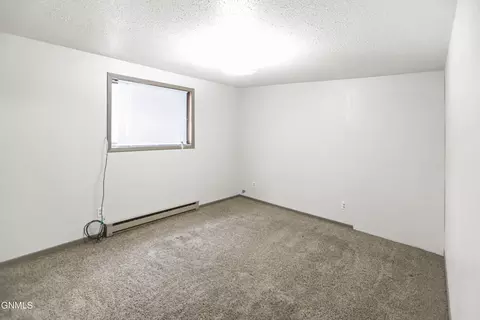 413 4th Ave E, Williston, ND 58801 photo 4