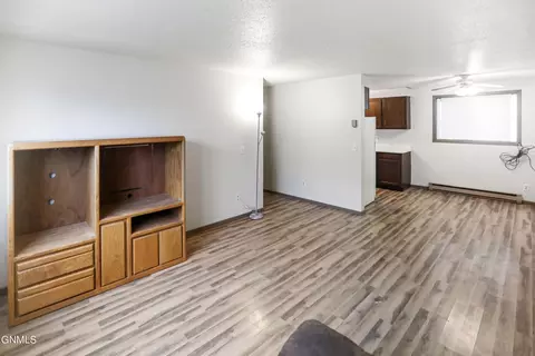 413 4th Ave E, Williston, ND 58801 photo 11