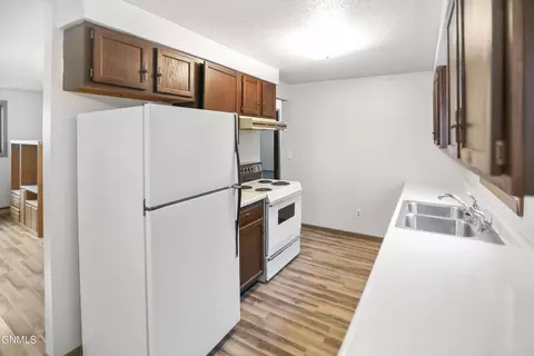 413 4th Ave E, Williston, ND 58801 photo 9