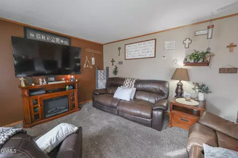 1301 22nd St W, Williston, ND 58801 photo 5