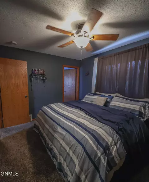 1301 22nd St W, Williston, ND 58801 photo 15