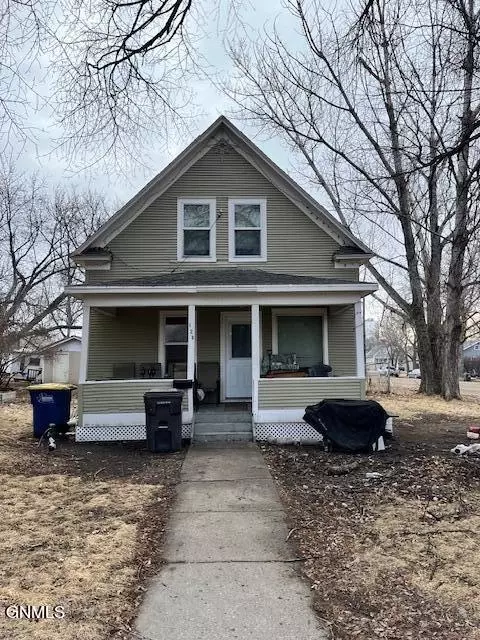 123 6th Ave SE, Jamestown, ND 58401