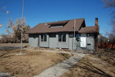622 2nd St SE, Sidney, MT 59270