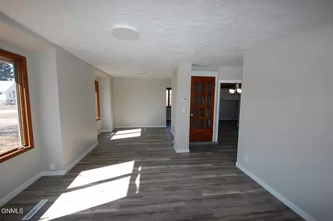 Living - 622 2nd St SE, Sidney, MT 59270 photo 1 of 1