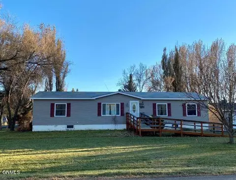 516 Montana St, Savage, MT 59262