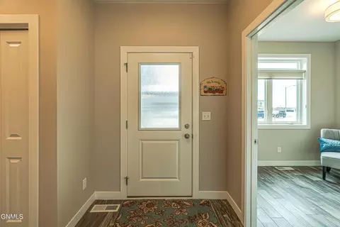 4230 Cumberland Loop, Bismarck, ND 58503 photo 5