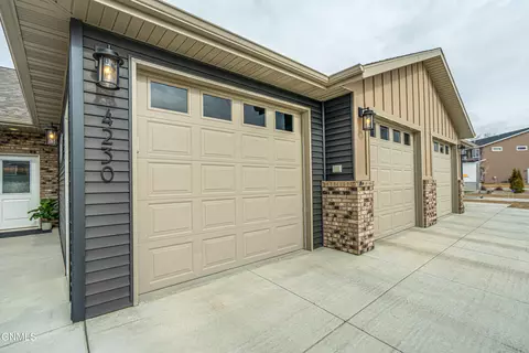 4230 Cumberland Loop, Bismarck, ND 58503 photo 55