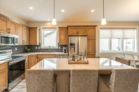 4230 Cumberland Loop, Bismarck, ND 58503 photo 9