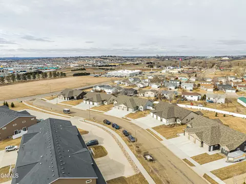 4230 Cumberland Loop, Bismarck, ND 58503 photo 67