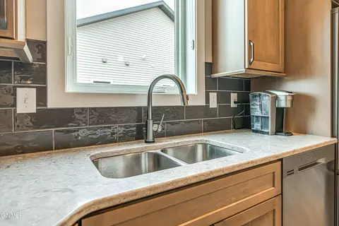 4230 Cumberland Loop, Bismarck, ND 58503 photo 13