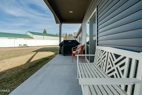 4230 Cumberland Loop, Bismarck, ND 58503 photo 59
