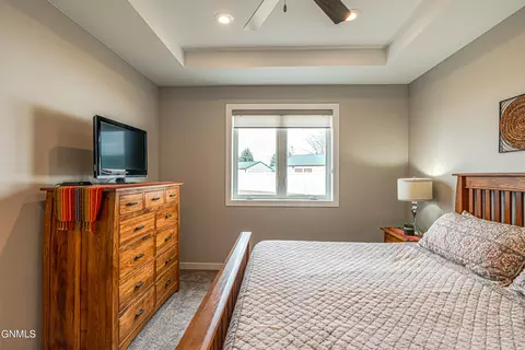 4230 Cumberland Loop, Bismarck, ND 58503 photo 34