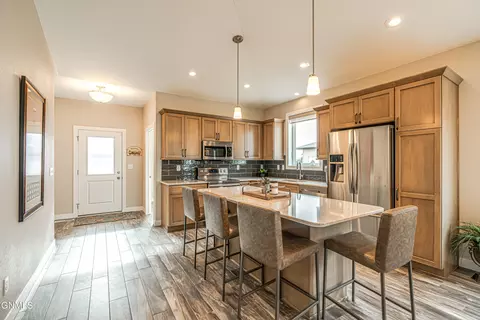 4230 Cumberland Loop, Bismarck, ND 58503 photo 3