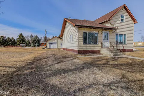 Exterior - 608 2nd Ave, Cando, ND 58324 photo 2 of 7