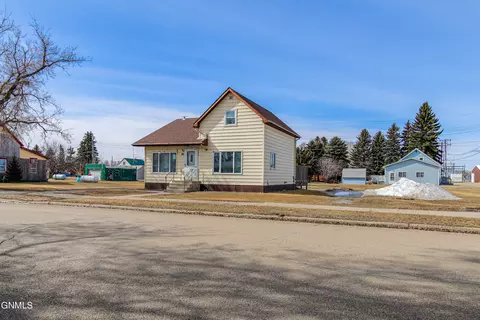 Exterior - 608 2nd Ave, Cando, ND 58324 photo 4 of 7