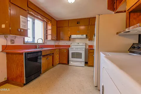Kitchen - 608 2nd Ave, Cando, ND 58324 photo 2 of 3