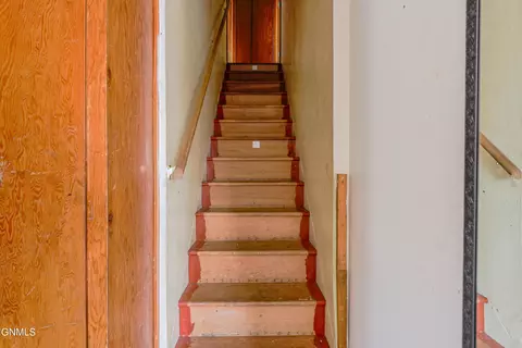 Entry Way - 608 2nd Ave, Cando, ND 58324 photo 2 of 2