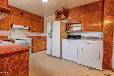 Kitchen - 608 2nd Ave, Cando, ND 58324 photo 1 of 3