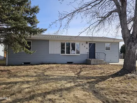 218 Renee Drive Dr, Beulah, ND 58523