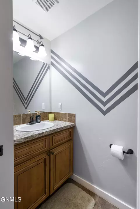 Bath - 13684 Hawthorn Loop, Williston, ND 58801 photo 1 of 5