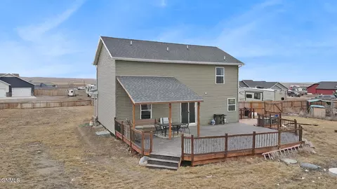 Exterior - 13684 Hawthorn Loop, Williston, ND 58801 photo 2 of 6