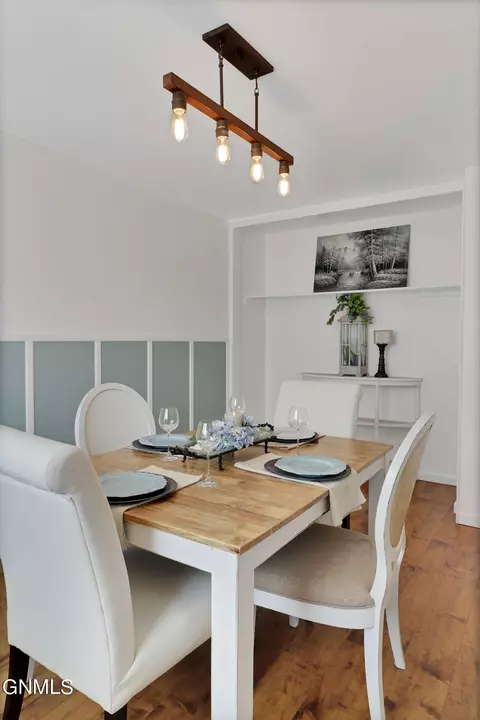 Dining - 2010 23rd St W, Williston, ND 58801 photo 2 of 2