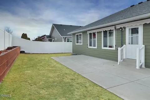 Exterior - 2010 23rd St W, Williston, ND 58801 photo 6 of 10