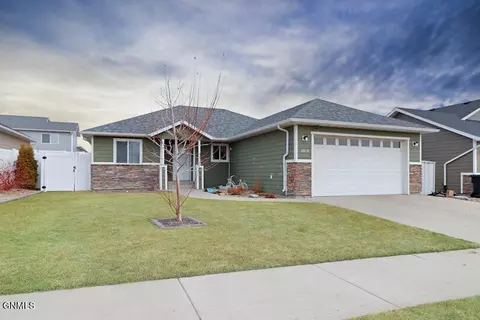 Exterior - 2010 23rd St W, Williston, ND 58801 photo 3 of 10