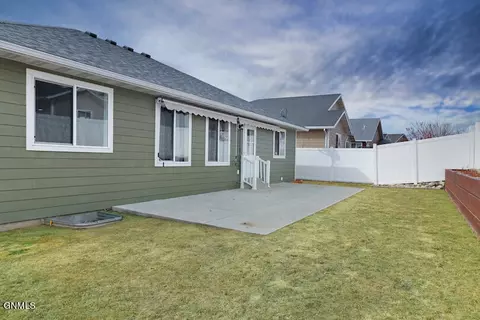 Exterior - 2010 23rd St W, Williston, ND 58801 photo 7 of 10