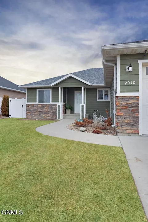 Exterior - 2010 23rd St W, Williston, ND 58801 photo 4 of 10