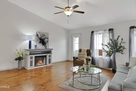Living - 2010 23rd St W, Williston, ND 58801 photo 2 of 3