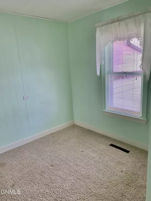 215 4th Ave W, Williston, ND 58801 photo 28