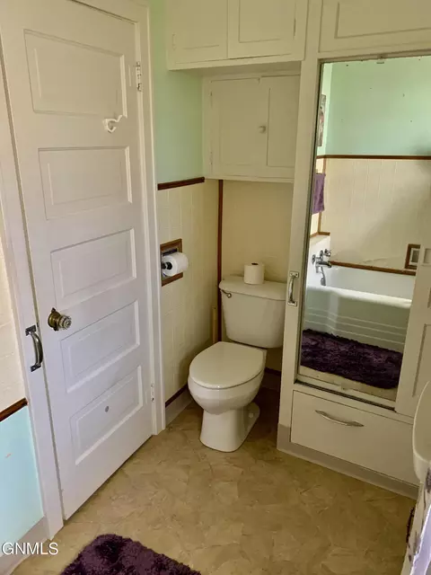 215 4th Ave W, Williston, ND 58801 photo 25